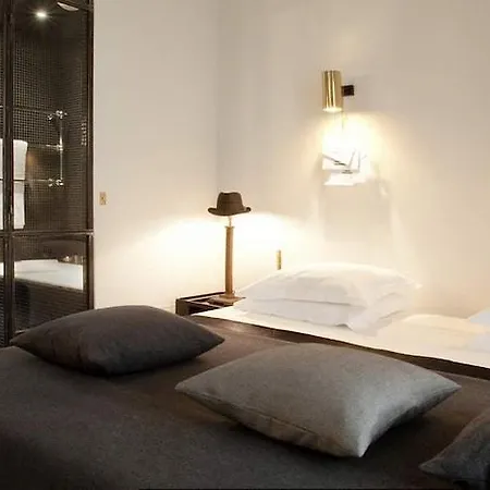 Particulier Montmartre 4* פריז