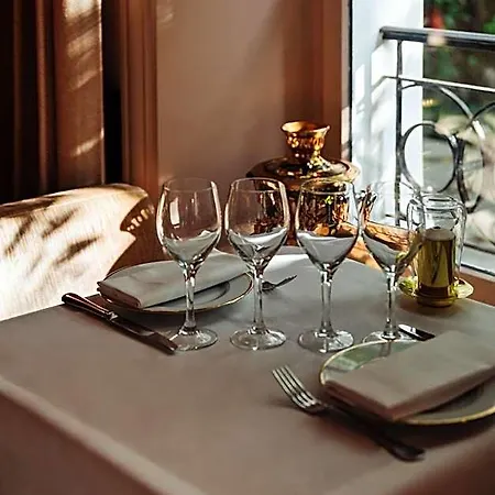 Otel Particulier Montmartre 4*