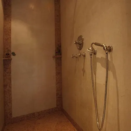 Hotel Particulier Montmartre 4*