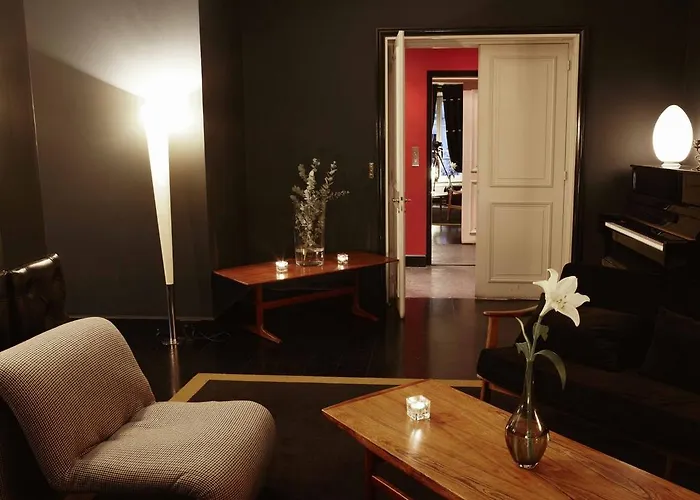 Отель Particulier Montmartre 4*